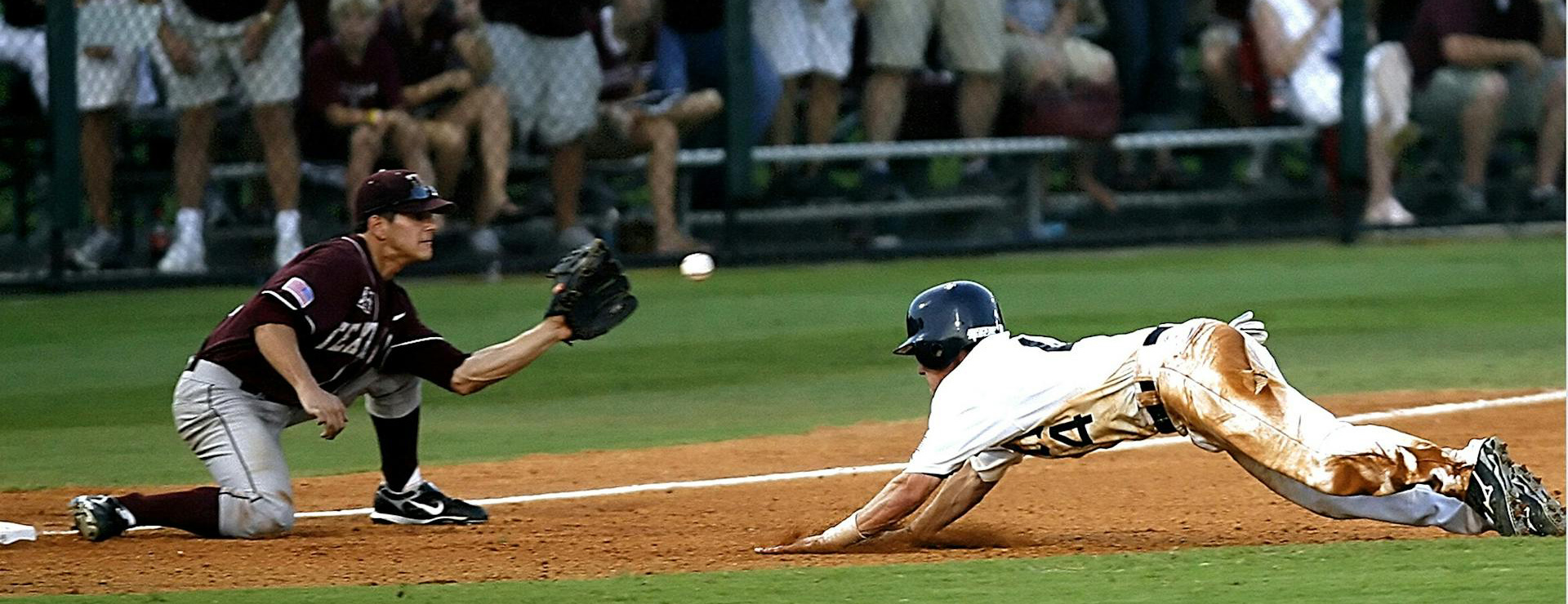 Front Page -Baseball Equipment pexels pixabay 163516